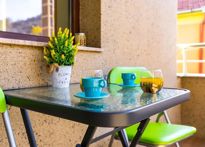 Two Bedroom Karavelov With Private Parking Medical