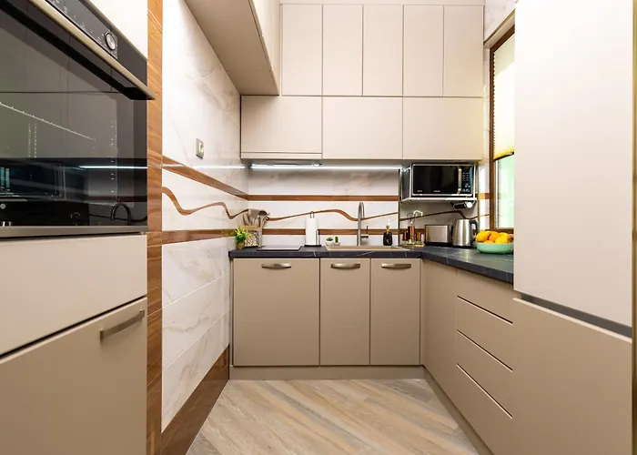 Lägenhet Two Bedroom Karavelov With Private Parking Medical *