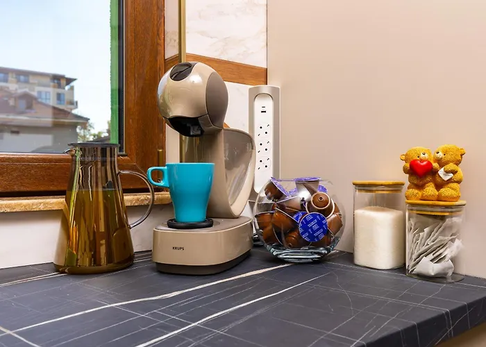 Two Bedroom Karavelov With Private Parking Medical Lägenhet