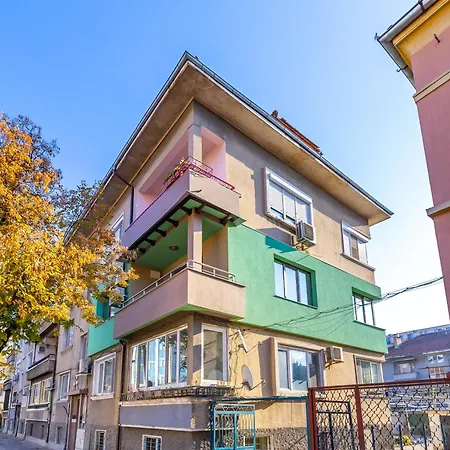 Two Bedroom Karavelov With Private Parking Medical * Plovdiv