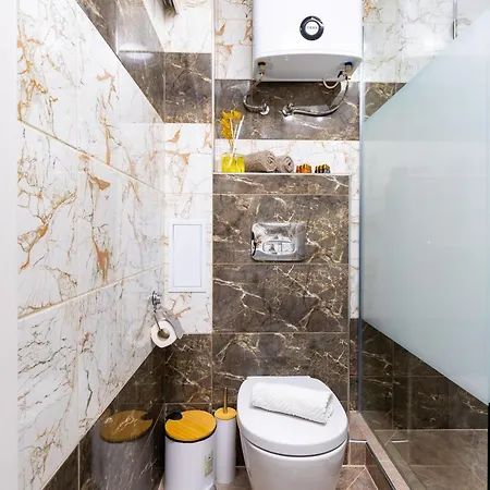 Two Bedroom Karavelov With Private Parking Medical Apartment *