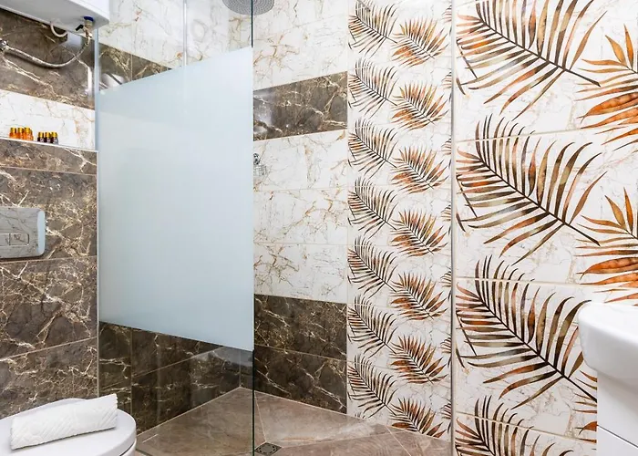 Two Bedroom Karavelov With Private Parking Medical