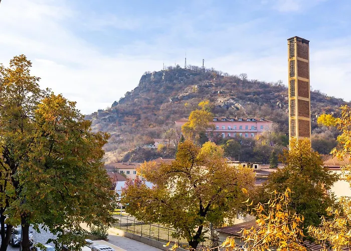 Two Bedroom Karavelov With Private Parking Medical