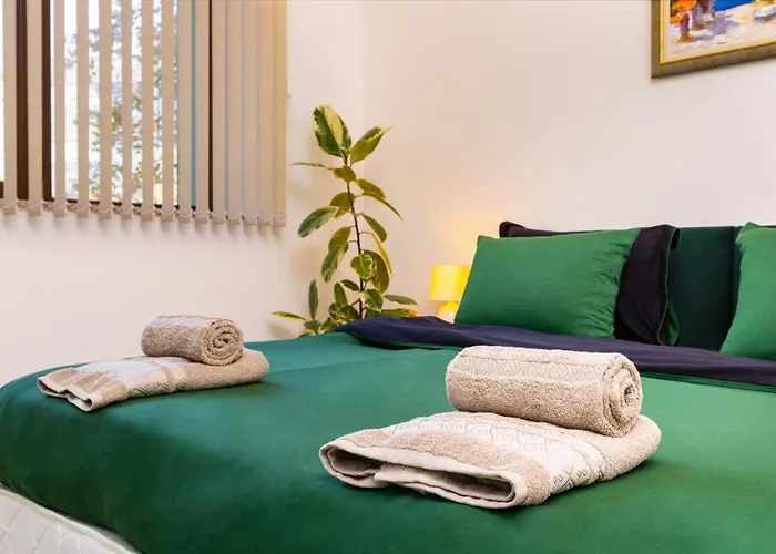 Two Bedroom Karavelov With Private Parking Medical *